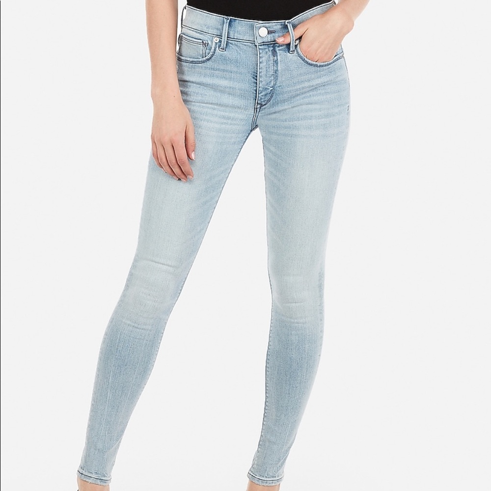 NWOT Express Mid Rise Denim Perfect Curve Jeans